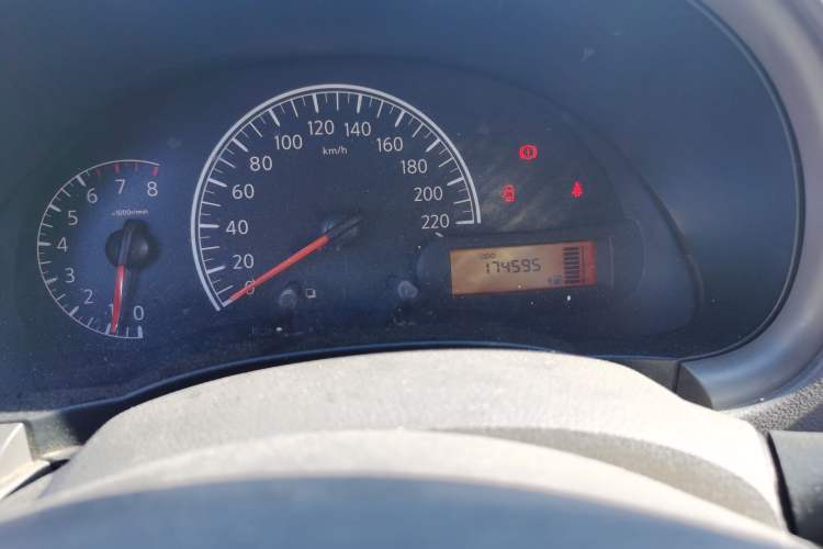 Used Nissan Sunny 2015 1.5XE Manual Comfort Edition
