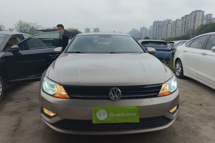 Used Volkswagen Lamando 2017 230TSI DSG Fashion Edition
