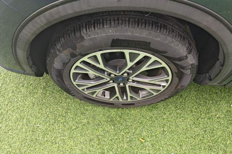 Used Ford Escape 2020 EcoBoost 245 Two-Wheel-Drive Titanium Edition
