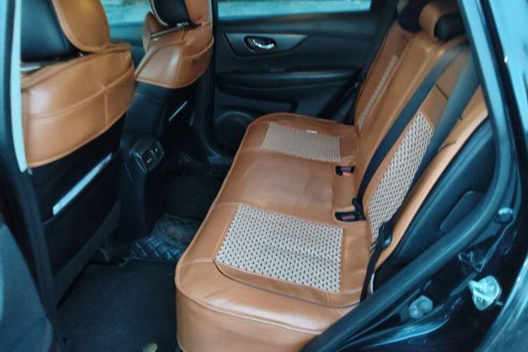 Used Nissan X-Trail 2014 2.0L CVT Comfort Edition 2WD Left Rear Seat