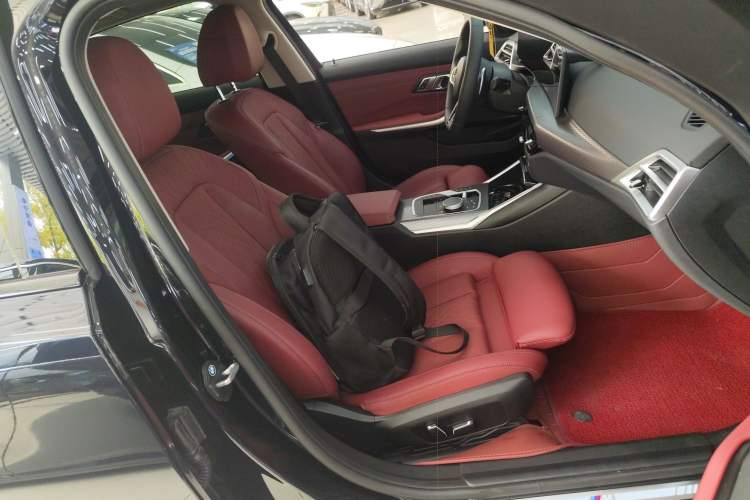 Used BMW 3 Series 2025 330Li M Sport Shadowline Package Right Front Seat