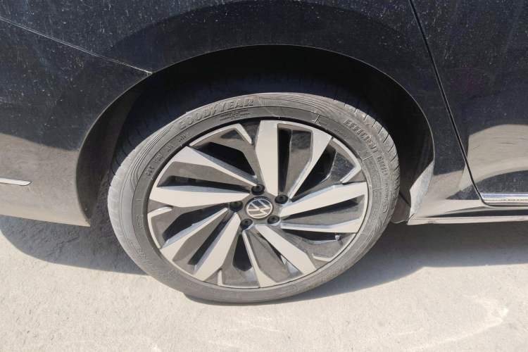 Used Volkswagen Passat 2024 380TSI Dragon Glory Edition
