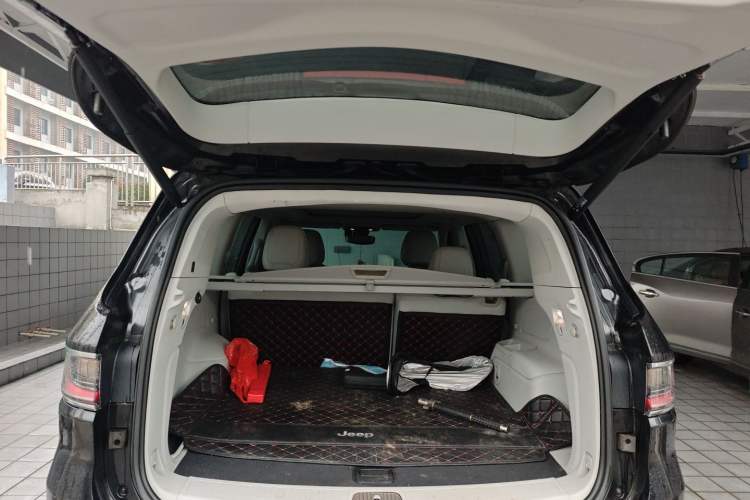 Used Jeep Commander 2018 2.0T Two-Wheel Drive Enjoy Edition China V