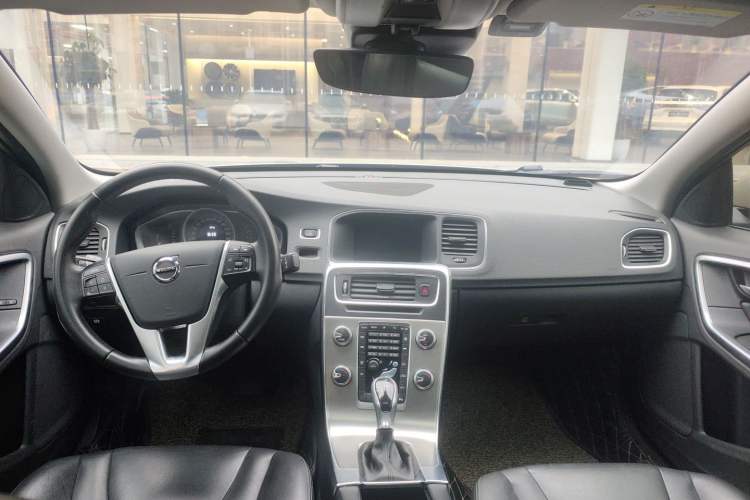 Used Volvo S60 2018 S60L T3 Smart Progress Edition