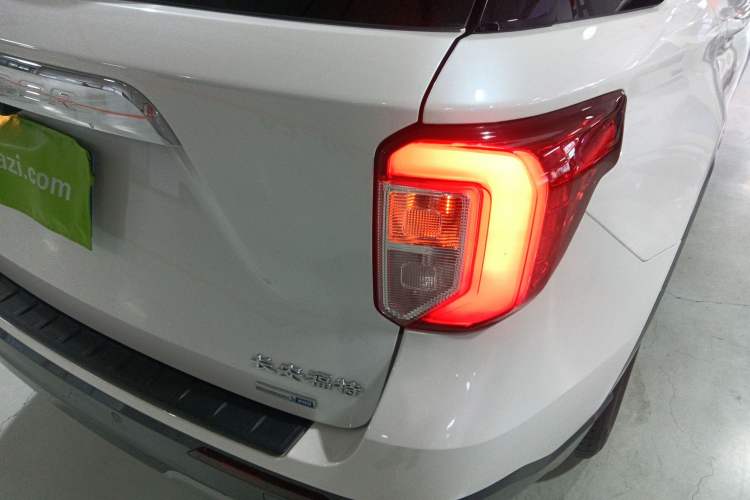 Used Ford Explorer 2020 EcoBoost 285 Four-Wheel Drive Trend Edition 6 Seats Right Rear Taillight