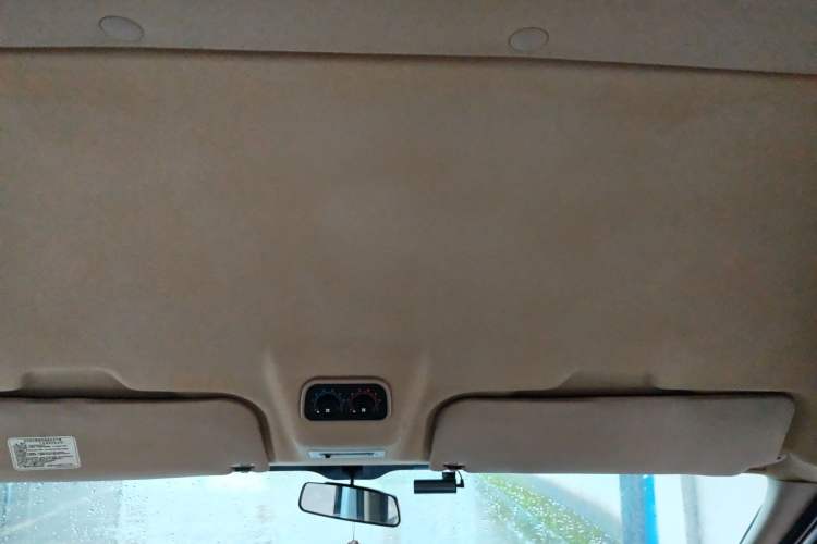 Used Ford Transit Custom 2019 2.2T Standard Version Short Wheelbase Mid-Roof 7-Seater China VI compliant Headliner