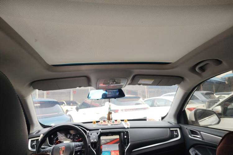 Used Roewe RX5 2016 20T Two-Wheel Drive Automatic Internet Smart Edition
