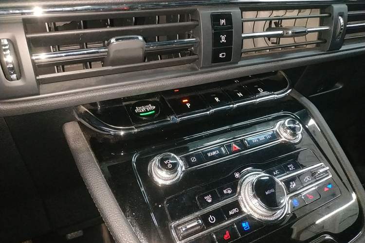 Used Lincoln Corsair 2020 2.0T Two-Wheel Drive Luxury Edition
