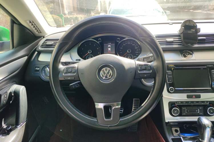 Used Volkswagen FAW-Volkswagen CC 2012 2.0 TSI Luxury Model Steering Wheel