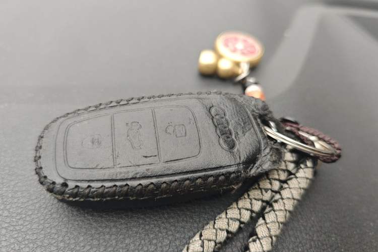 Used Audi Q7 2022 45 TFSI quattro S line Sport Edition Vehicle Key