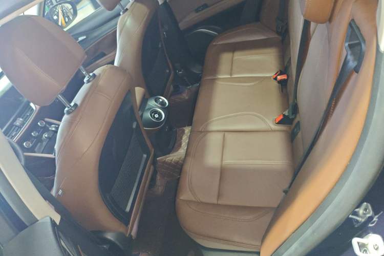 Used Alfa Romeo Stelvio 2017 2.0T 200HP Luxury Edition
