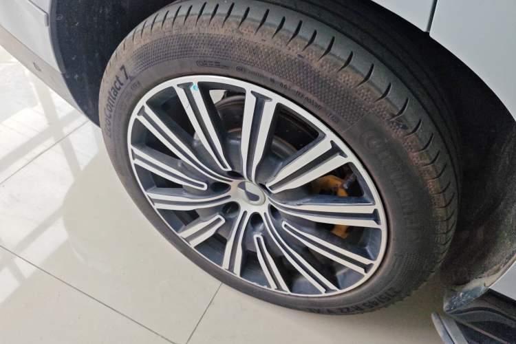 Used Denza N9 2025 Flagship Model Exterior 5