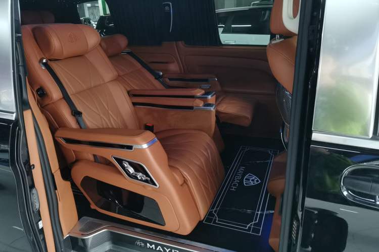 Used Mercedes-Benz Vito 2021 2.0T Elite Version 7 Seats Left Rear Seat