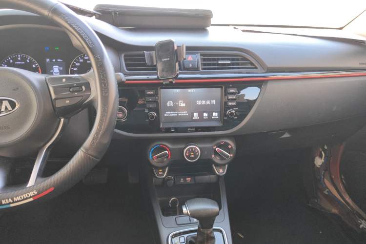 Used Kia KX Cross 2017 1.4L AT GLS
