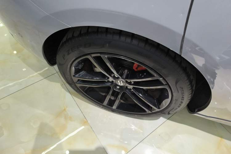 Used Hima AITO M5 2025 Extended-Range Ultra All-Wheel-Drive Version
