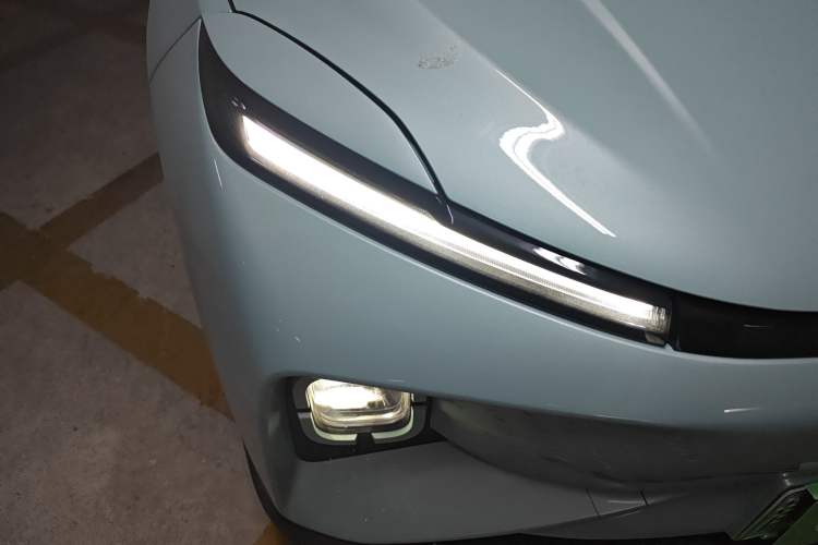 Used Geometry E Firefly 2024 301km Starlight