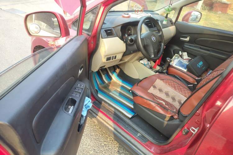 Used Venucia R50 2013 1.6L Manual Fashion Edition