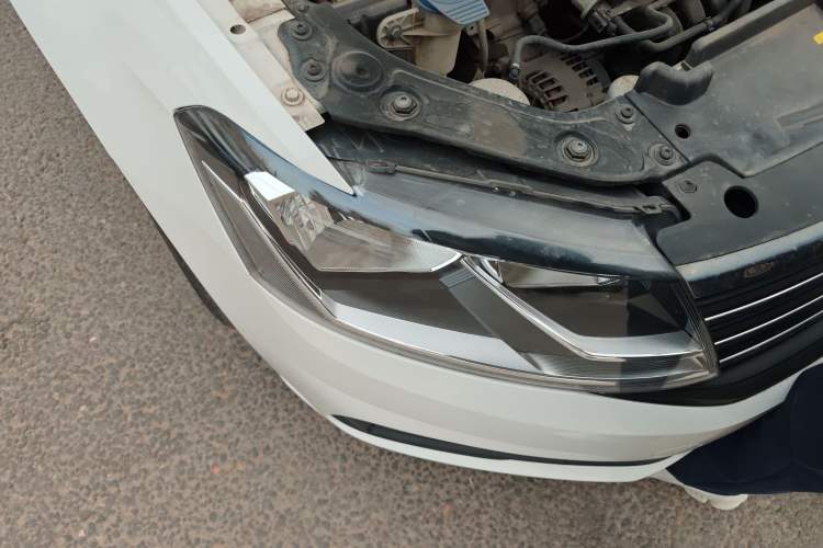 Used Volkswagen Lavida 2019 Lavida Start 1.5L Automatic Trendy Version China VI Standard Right Front Headlight