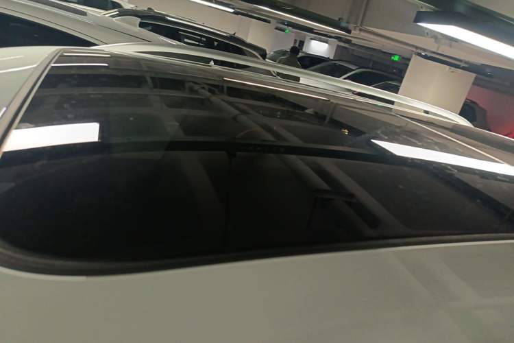 Used Volkswagen Tayron 2022 280TSI Two-Wheel Drive Luxury Smart Connectivity Version
