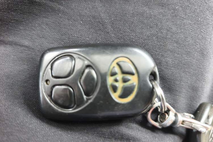 Used Toyota Corolla EX 2011 1.6L Automatic Luxury Edition Vehicle Key