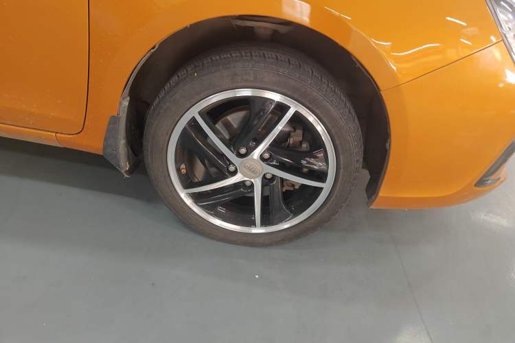 Used BYD Qin New Energy 2014 1.5T Cool Black Knight Flagship Model Right Front Wheel Hub