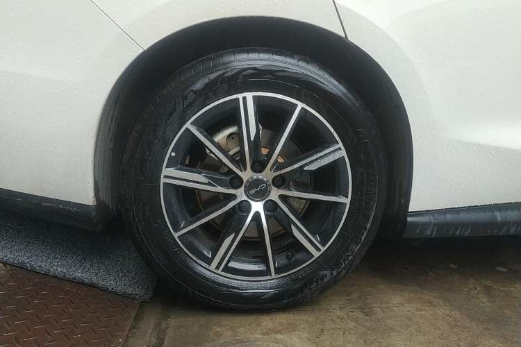 Used BYD Seal 06 New Energy 2024 DM-i 120KM Luxury Model Exterior 5