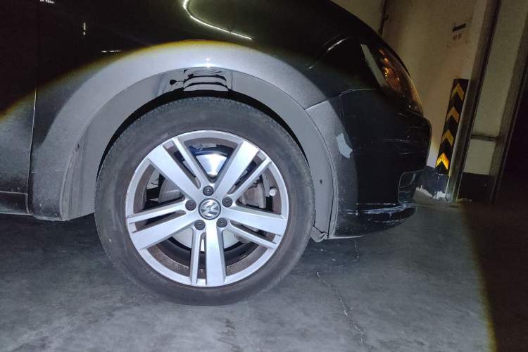 Used Volkswagen Sharan 2016 380TSI Comfort Edition 7-Seater Right Front Wheel Hub