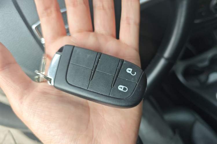 Used Dodge Journey 2013 3.6L Four-Wheel Drive Flagship Edition Vehicle Key