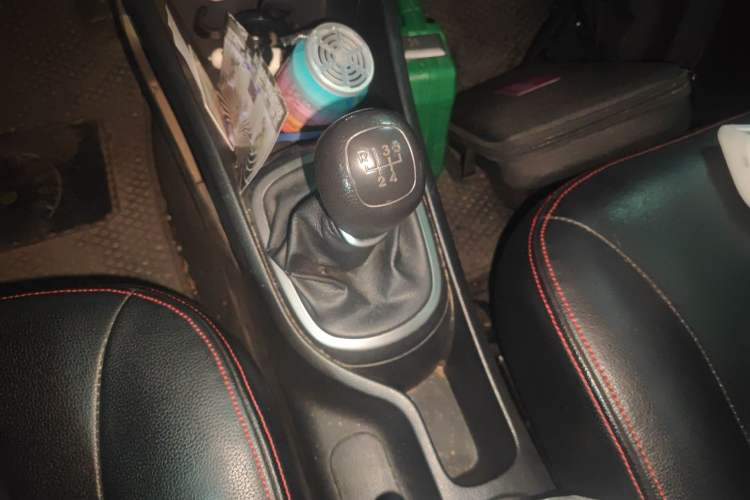 Used Kia K2 2015 Sedan 1.4L MT GLS Gear Lever