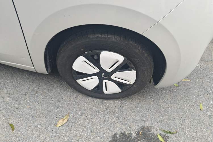 Used Wuling Hongguang MINIEV 2025 Four-Door Version Advanced Edition Exterior 1