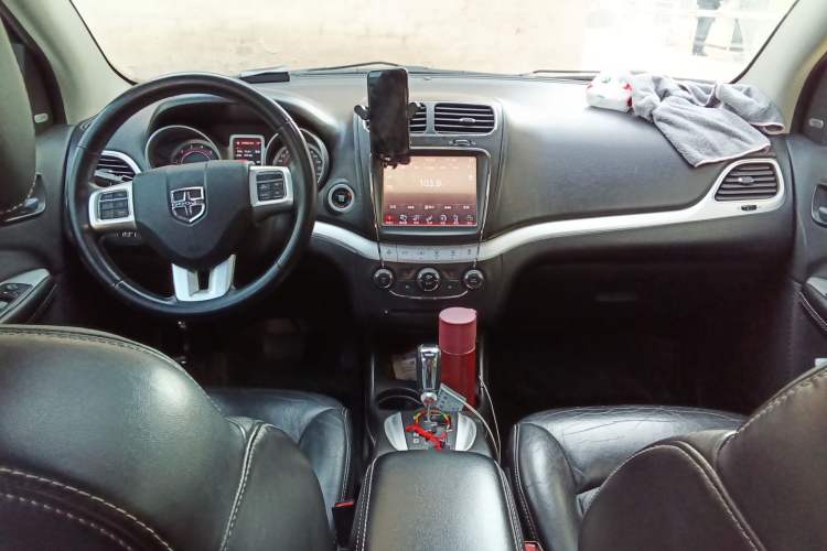 Used Dodge Journey 2013 2.4L Two-Wheel Drive Luxury Version