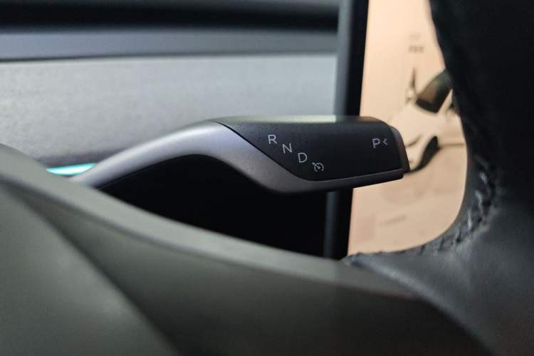 Used Tesla Model Y 2024 Long-Range All-Wheel-Drive Version Gear Lever