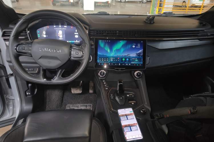 Used Lynk & Co 01 2023 1.5TD EM-F AM Center Console