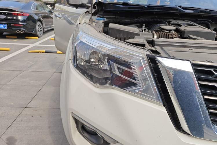 Used Nissan Terra 2020 2.5L XL Upper Automatic Two-Wheel Drive Luxury Edition
