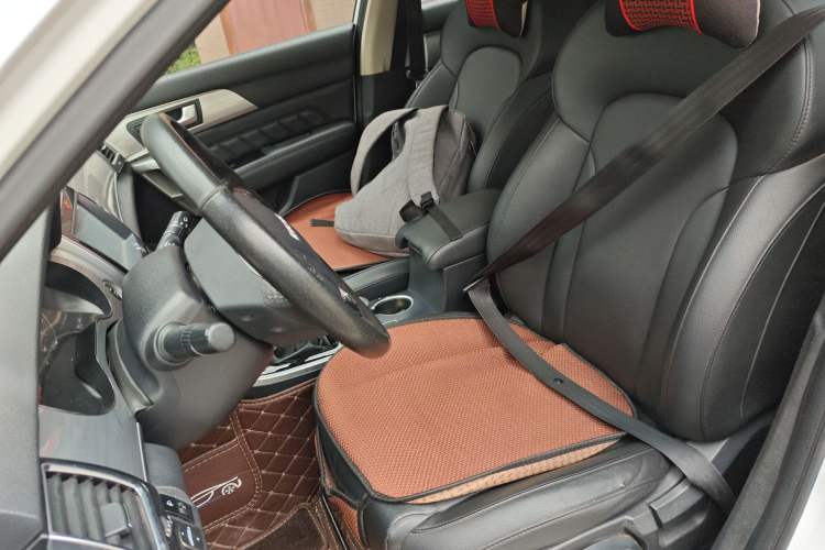 Used Haval H2 2016 Red-Label 1.5T Manual Two-Wheel Drive Luxury Model