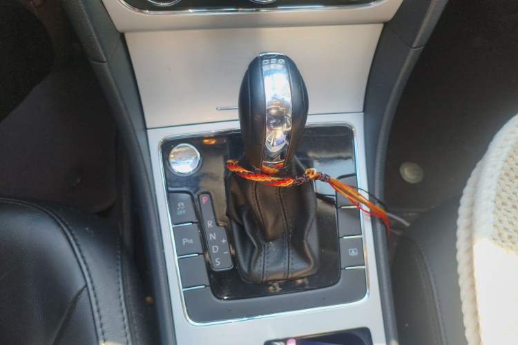 Used Volkswagen Passat 2014 1.8TSI DSG Prestige Navigation Edition Gear Lever