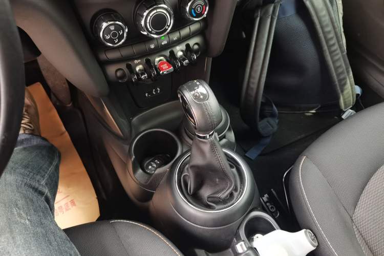 Used MINI 2016 1.2T ONE Pioneer Edition
