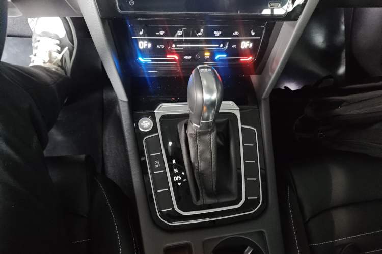 Used Volkswagen Magotan 2020 330TSI DSG Leading Model Gear Lever