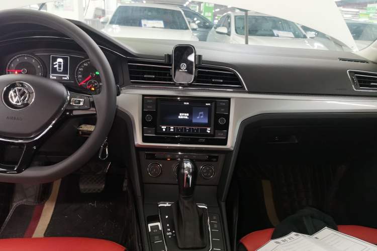 Used Volkswagen Lamando 2019 230TSI DSG Vision Edition China VI Standard