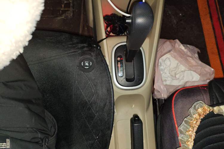 Used Venucia R50 2013 1.6L Automatic Fashion Edition