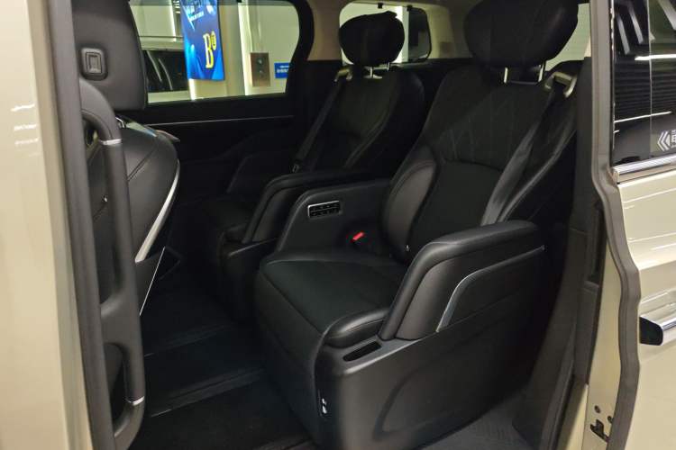 Used Wey Gaoshan 2023 Four-Wheel Drive Flagship Edition
