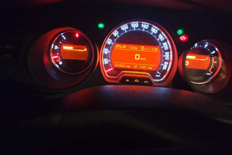 Used Citroen C5 2013 2.3L Automatic Zunyu Model Odometer Close Up