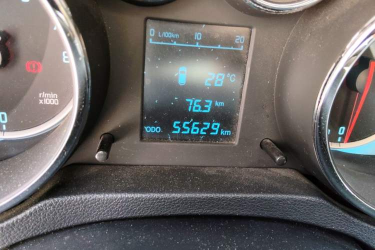 Used CHANGAN CS35 2014 1.6L Manual Luxury Model China IV Standard
