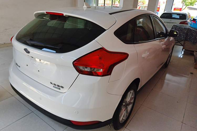 Used Ford Focus 2017 Hatchback EcoBoost 125 Automatic - Ultra-Powerful Style Edition with Smart Drive Features
