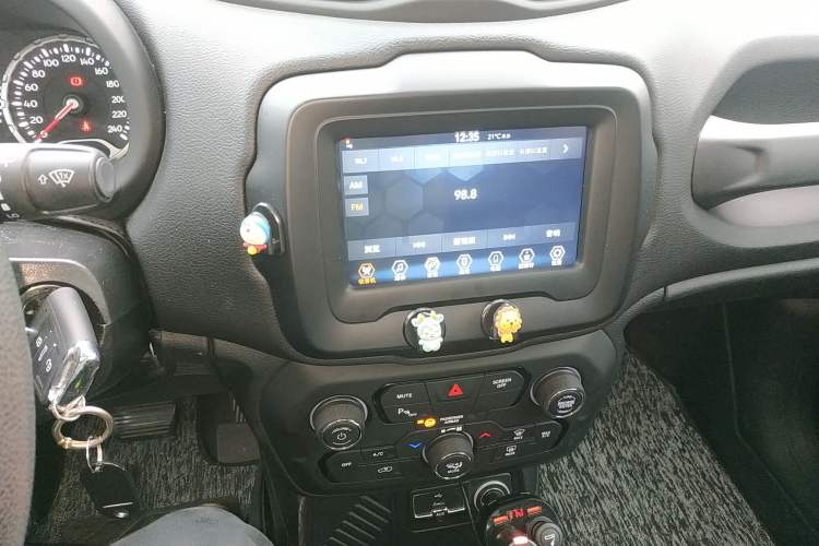 Used Jeep Renegade 2018 Connected Large Screen Version 180T Automatic High-Energy Edition