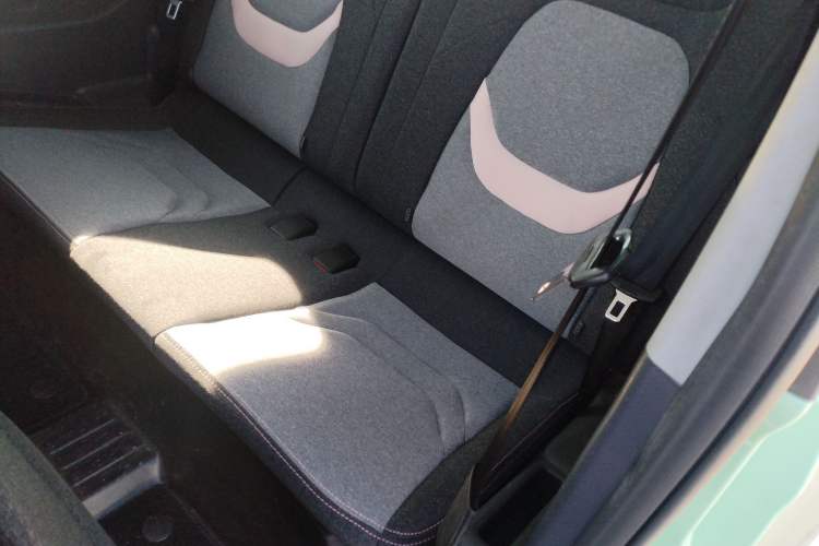 Used Chery QQ Ice Cream 2022 170km Sundae Phosphate Lithium-Ion Left Rear Seat