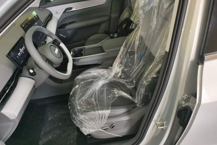 Used Bestune Yueyi 03 2025 445km Joyful Edition Left Front Seat