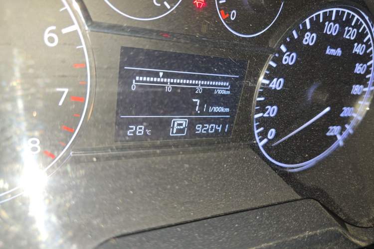 Used Nissan Tiida 2011 1.6L CVT Comfort Model Odometer Close Up