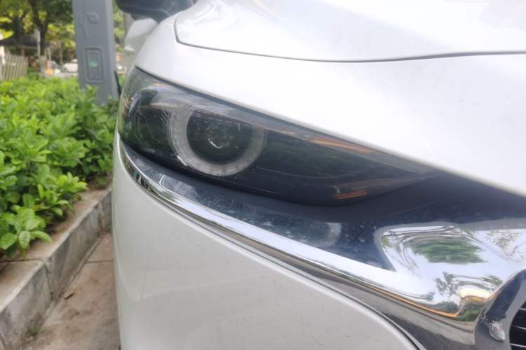 Used Mazda 3 Axela 2023 2.0L Automatic ZhiZhen Edition Right Front Headlight