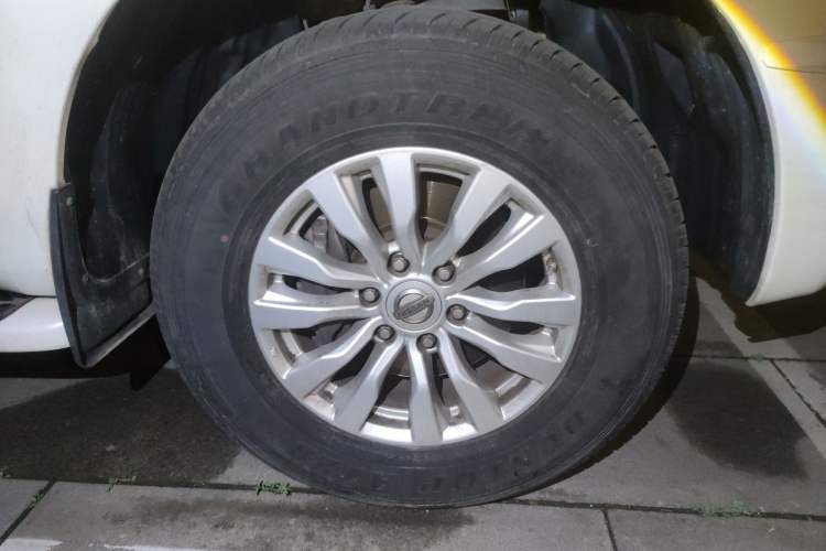 Used Nissan Patrol  Right Front Wheel Hub